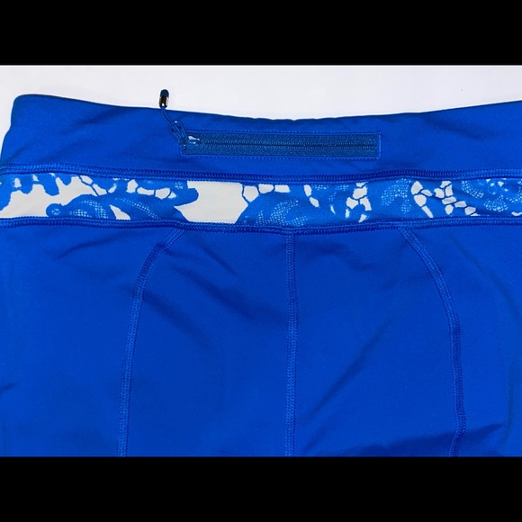 Lululemon Blue 3/4 length leggings - Picture 3 of 4